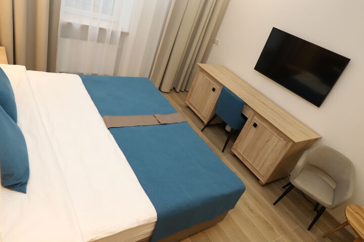 Room 4 of 30