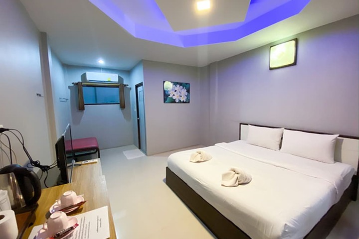 Room 5 of 133