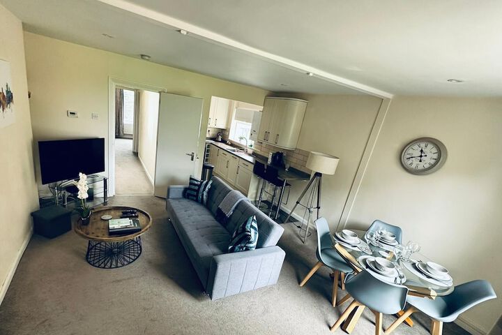 Room 17 of 27
