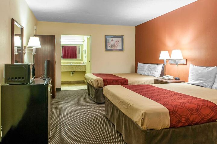2 Double Beds (19 of 20)
