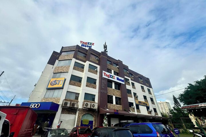 Tagzzz Hotel powered by Cocotel