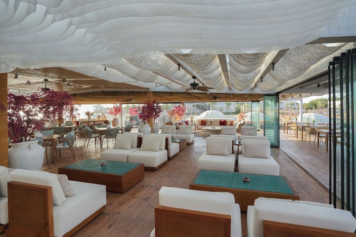 Lounge 188 of 241