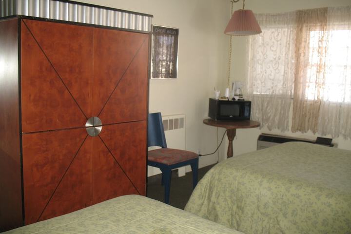 Room 10 of 14