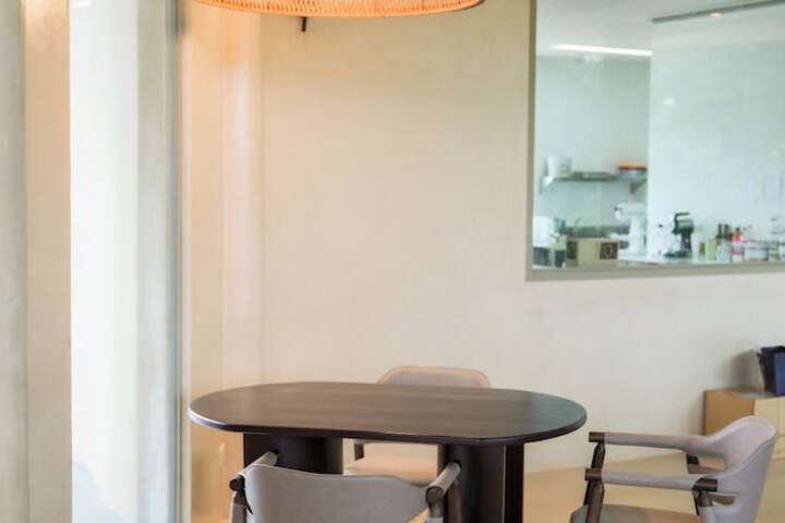 Dining 104 of 125