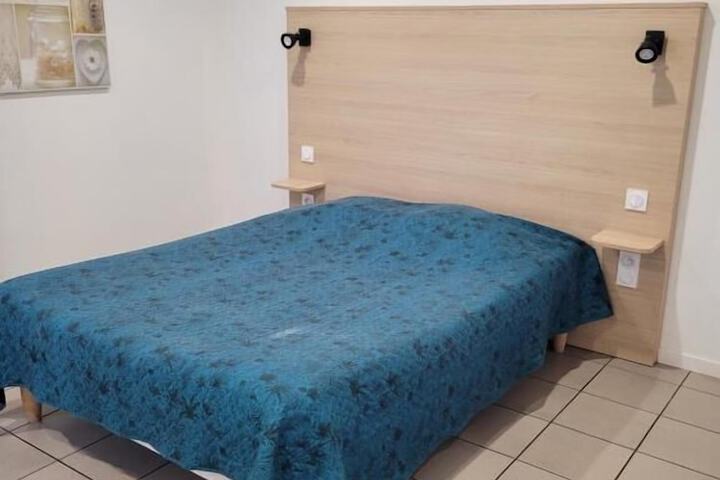 Room 4 of 8
