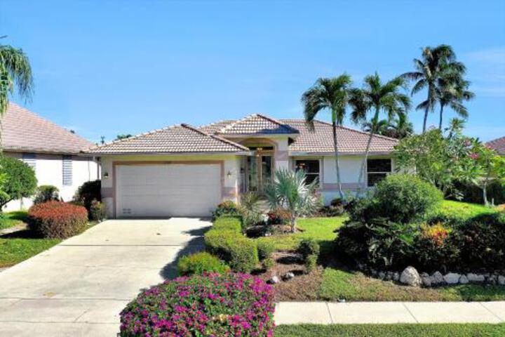 Waterfront Home With Private Pool &  Near Beach in Marco Island, FL