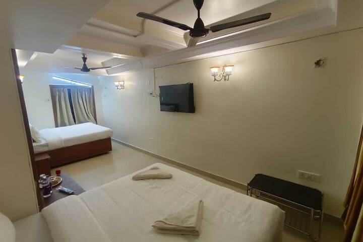 Room 3 of 39