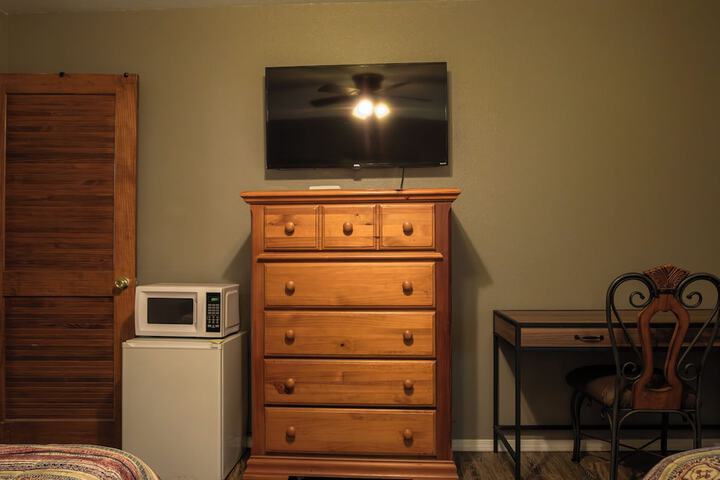 Room 340 of 917