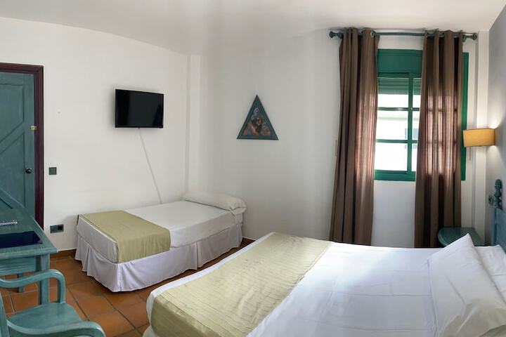 Room 12 of 35