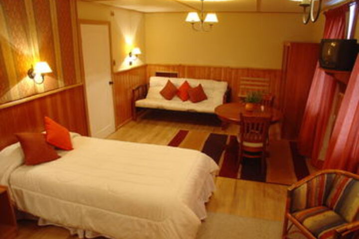 Room 17 of 33
