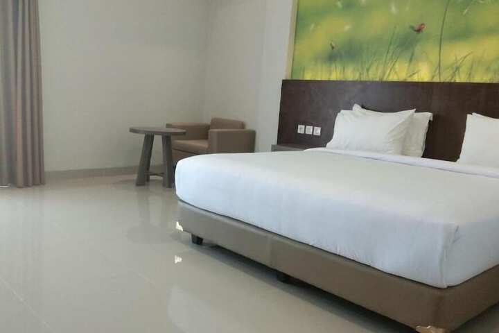 Room 17 of 77