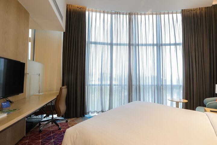 Room 22 of 60