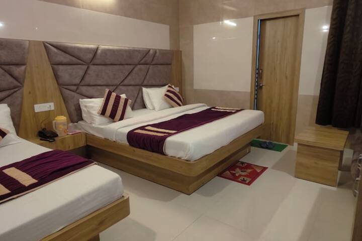 Room 7 of 19