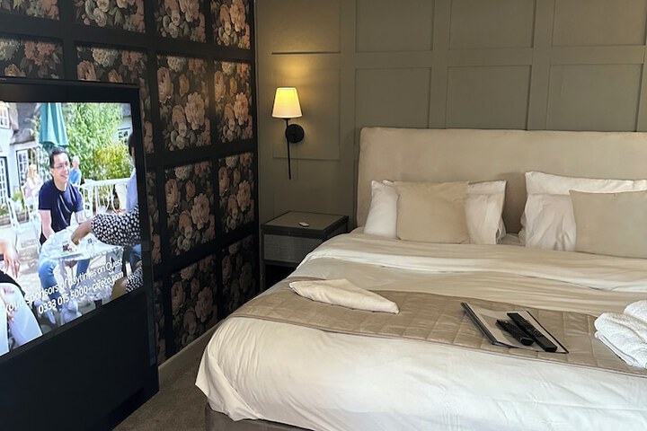 Room 57 of 171