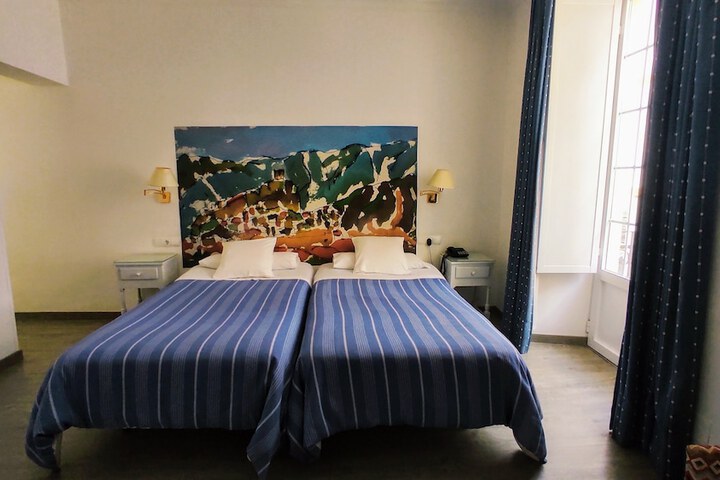 Room 15 of 48