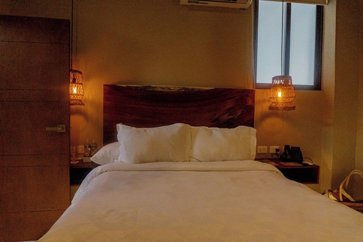 Room 13 of 38