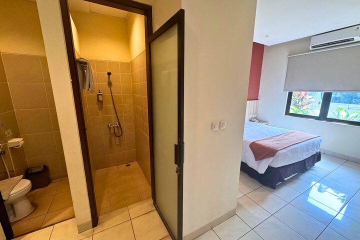 Room 60 of 85