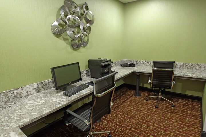 Business Center 67 of 73