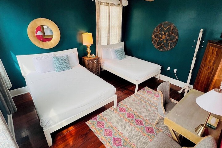 Room 43 of 102