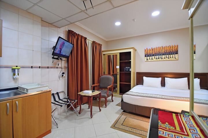 Room 18 of 65