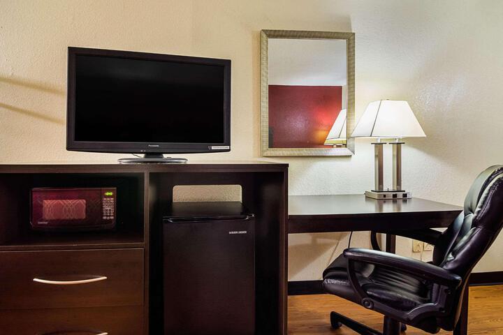 Double Superior King Bed (1 of 9)