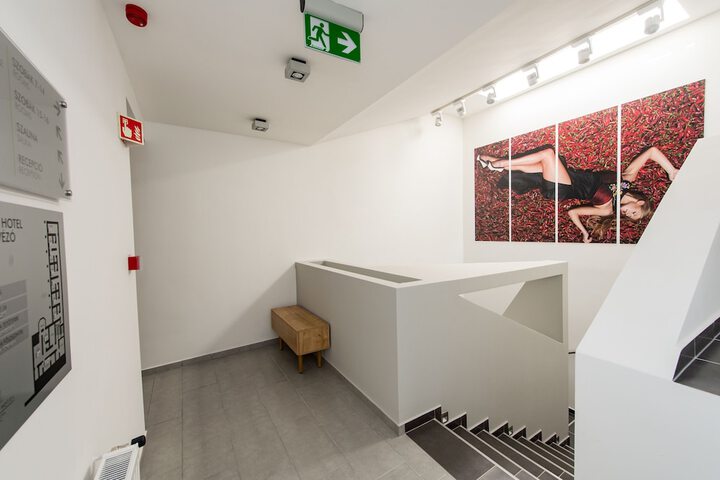 Ballroom/Hall 14 of 20