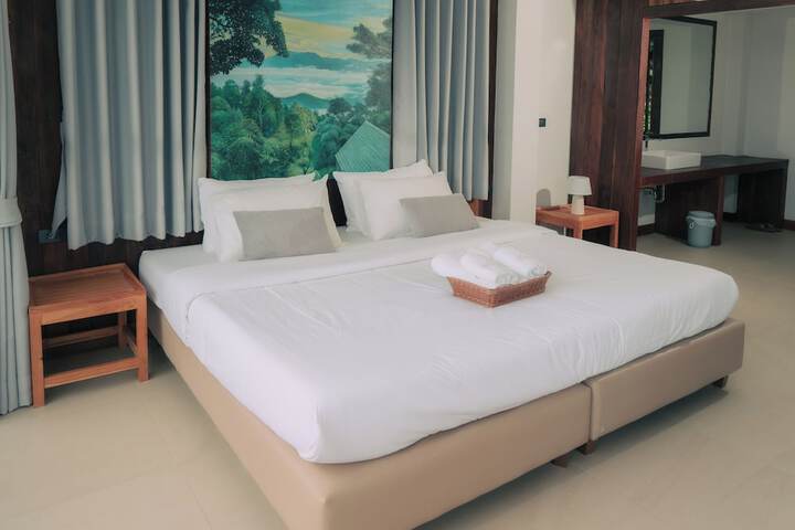 Room 12 of 140