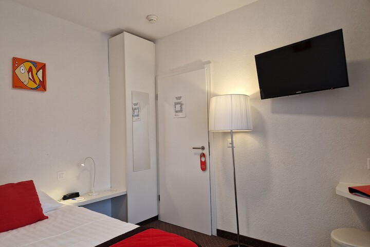 Room 7 of 45