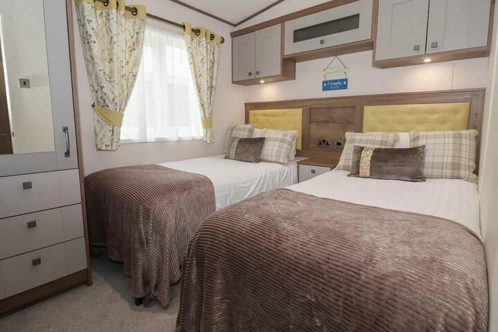 Room 2 of 22