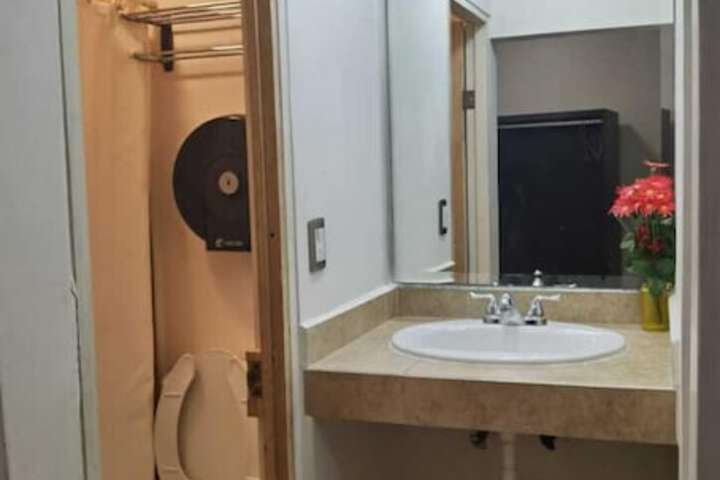 Room 40 of 51
