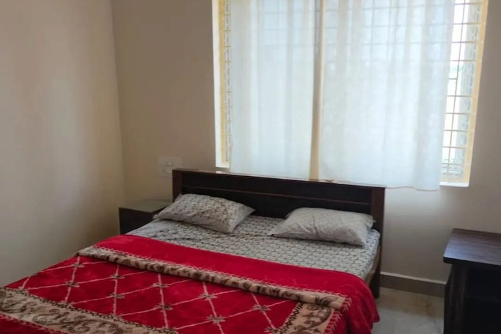 Room 4 of 6