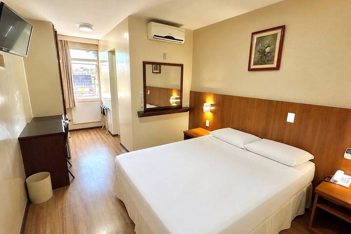 Lira Hotel