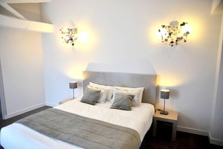 Room 20 of 33