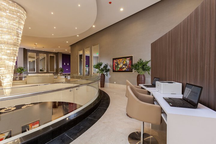 Business Center 55 of 60