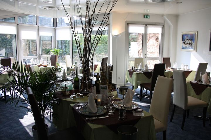 Dining Photos
