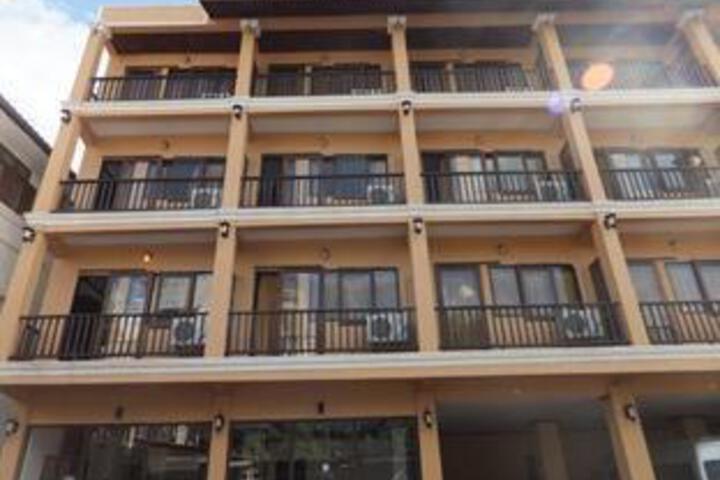 Huaysay Riverside Hotel