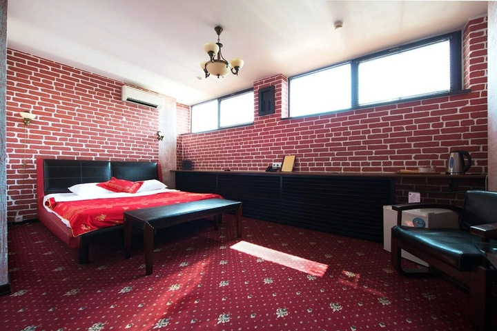 Room 7 of 17