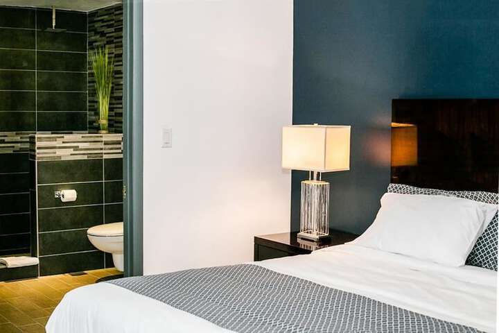 Room 4 of 17