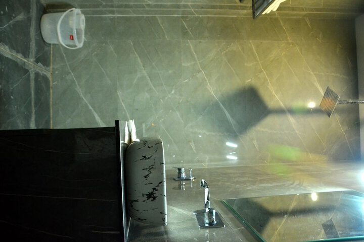 Room 20 of 29