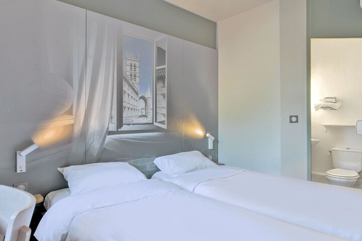 Room 14 of 42