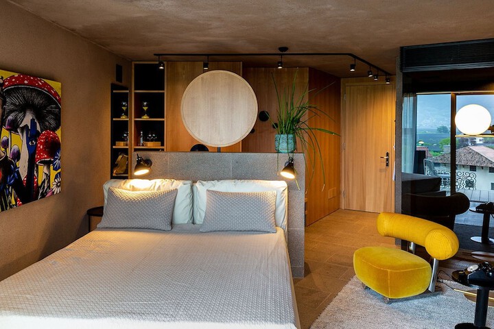 Room 10 of 81