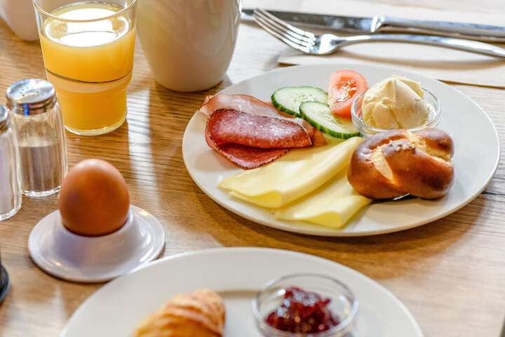 Breakfast/Coffee Service 30 of 43