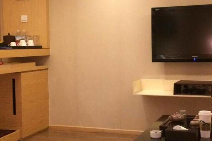 Room 90 of 166