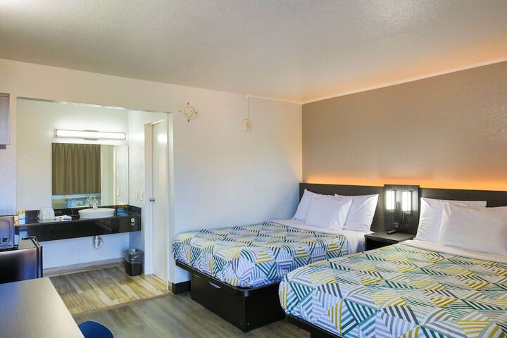 Deluxe Double Room (3 of 22)