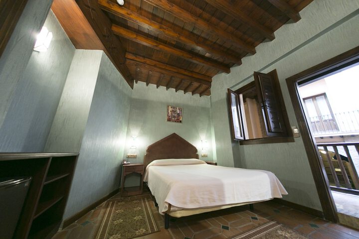 Room 12 of 31