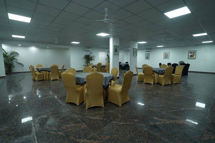 Ballroom/Hall 43 of 73