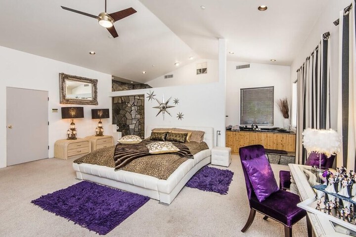 Room 10 of 40