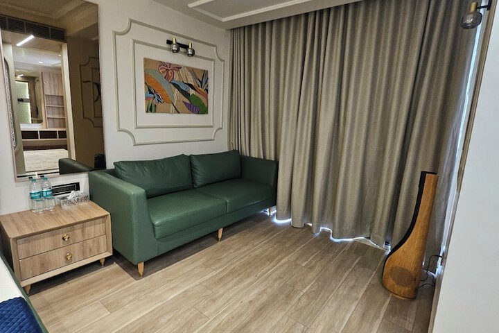 Room 37 of 63