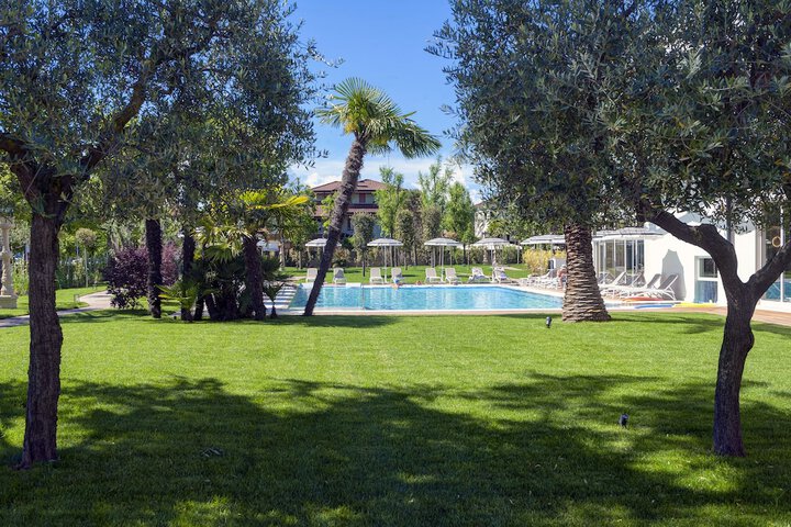 Pool Hotel