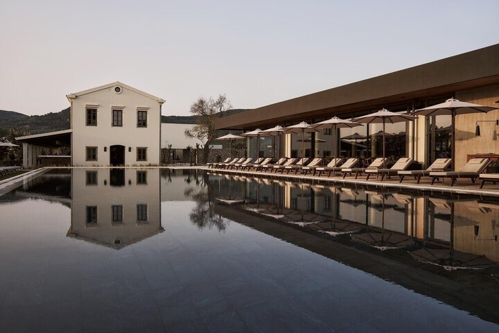 Pool 65 of 155